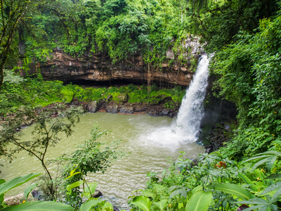 Cascada Blanca AdobeStock 356657359